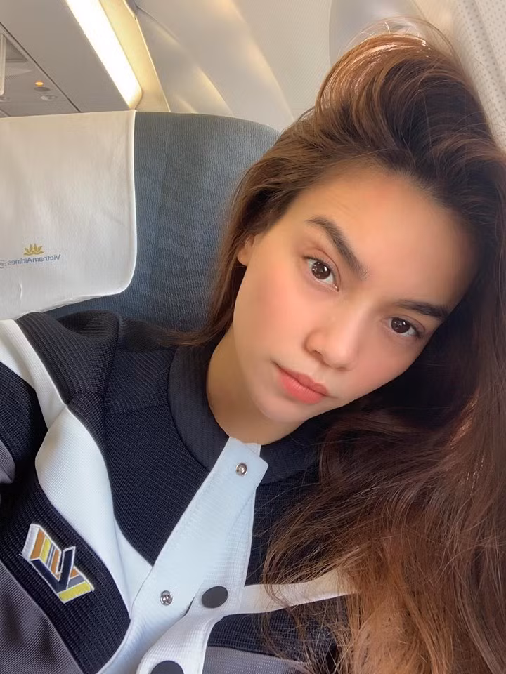 Ho Ngoc Ha lam viec vat va sau khi ve ra mat bo me Kim Ly