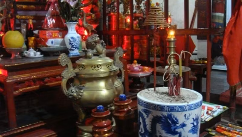 Cach dat bat huong de tien chay vao nha nhu thac lu