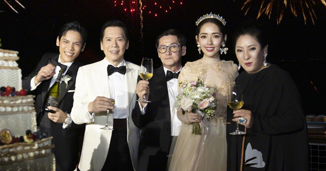 Mat trom trang suc tri gia 2,1 trieu USD o le cuoi Quach Bich Dinh