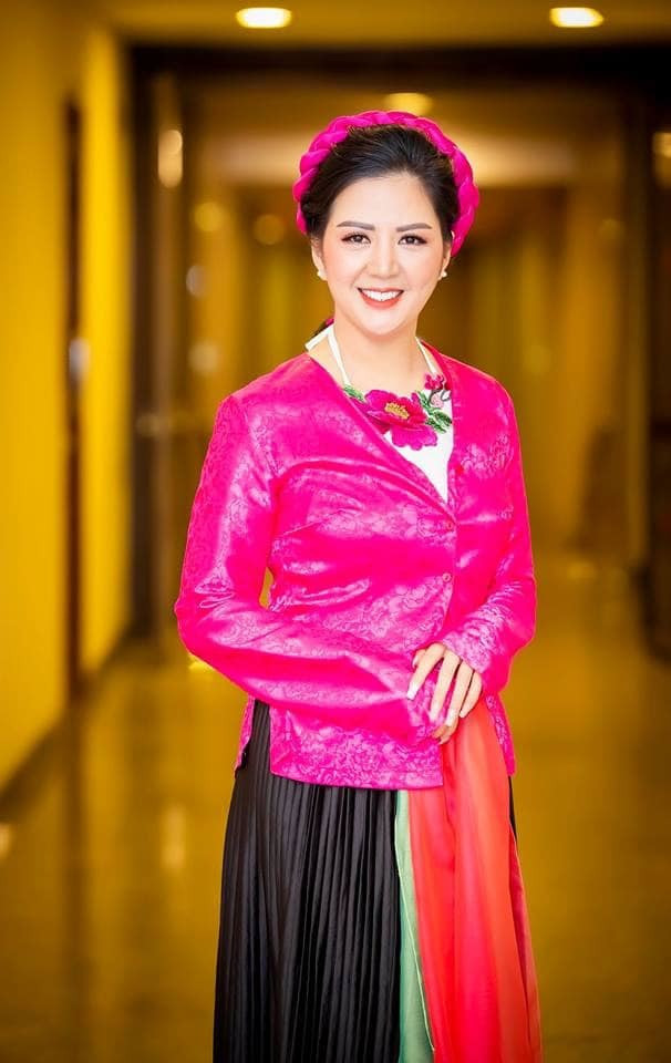 Than the it biet cua nu ca si Dinh Hien Anh