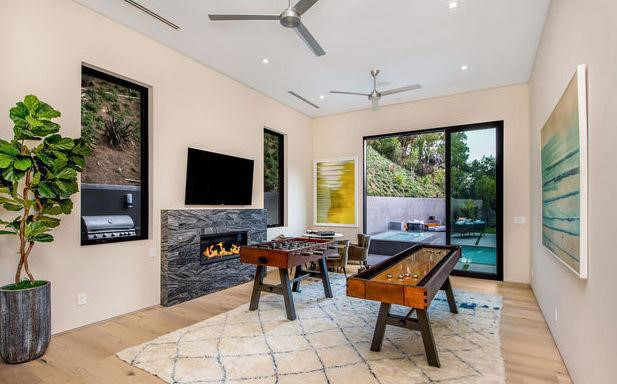 Không gian giải trí trong nhà được trang bị những trò chơi khác nhau.