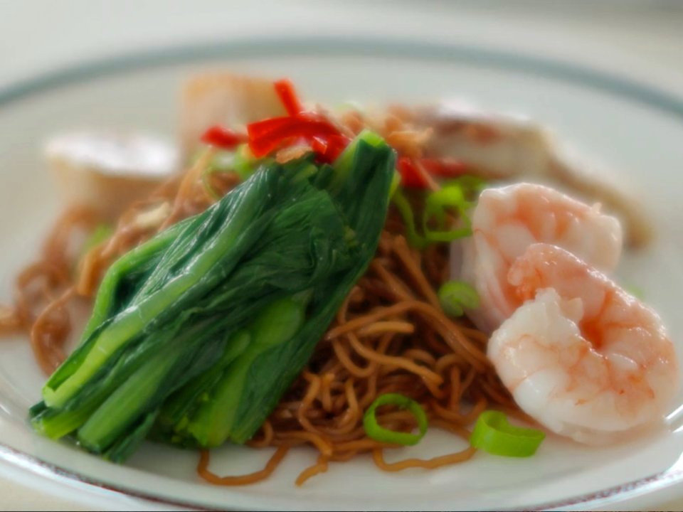 Hãng hàng khôngSingapore Airlines chuyển đổi thực đơn theo từng tháng hoặc 2 tháng. Các đầu bếp phải mất khoảng 1-3 tháng để lên các mục cho thực đơn mới. (Ảnh: Business Insider)