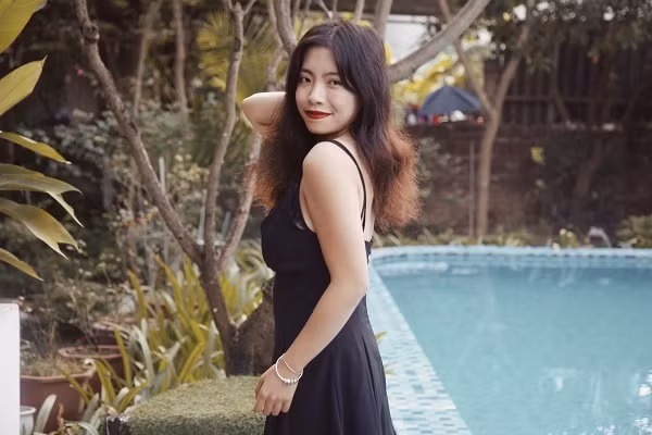 Linh sau khi giảm cân, đã xinh đẹp, tự tin hơn rất nhiều.