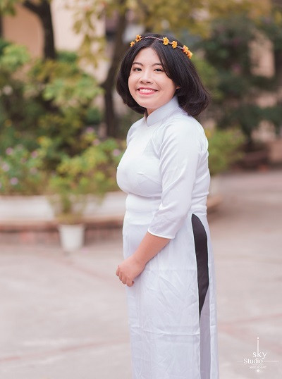 Diệu Linh trong bộ ảnh kỷ yếu năm lớp 12, khi 64kg.