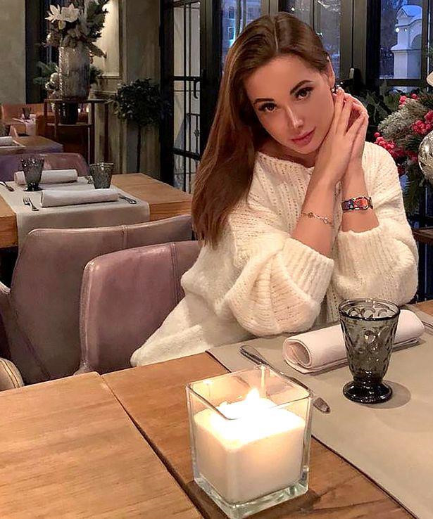 Nguoi dep Nga chet loa the vi bi danh ghen?-Hinh-2