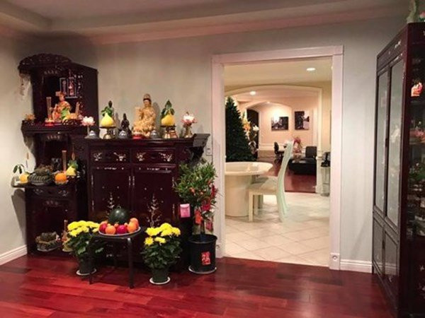 Quang Le don Giang sinh don gian nhung nhin goc nha moi thay do giau co-Hinh-3