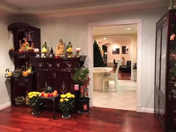 Quang Le don Giang sinh don gian nhung nhin goc nha moi thay do giau co-Hinh-3