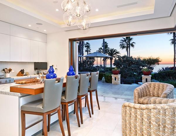 Ngôi nhà đặc biệt có không gian mở kết nối với thiên nhiên.