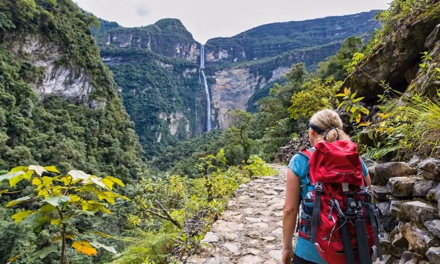 Thác nước Gocta, Peru Trong khu rừng ở rìa Amazon, thuộc vùng Chachapoyas, có một thác nước đẹp nhất mà tôi từng thấy. Người dân địa phương sẽ cho bạn biết đây là thác nước cao thứ ba trên thế giới (771m) mặc dù các chuyên gia vẫn còn chưa công nhận hoàn toàn điều này và được Cơ sở dữ liệu thác nước thế giới xếp vị trí cao thứ 16 trên thế giới. Tim Evans