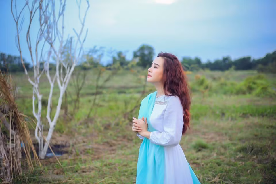 Vy Oanh noi ve cai chet do can benh tram cam dang so-Hinh-3