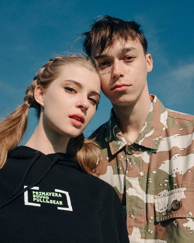 Hiện Dari đang làm mẫu ảnh tự do. Hot girl xứ bạch dương “đốn tim” nhiều người với đôi mắt xanh trong veo, mũi cao thanh tú và thần thái cuốn hút. Năm 2018, 9X lọt vào top 8 Influencer nổi tiếng ở Nga có phong cách thời trang “chất” do trang Fashionista.com bình chọn.