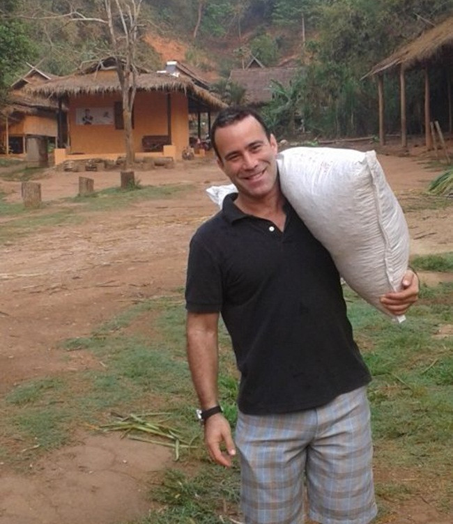 Blake Dinkin - người sáng tạo ra cà phê này cho hay, hầu hết mọi người nghĩ đó là quá trình dễ dàng, nghĩ đơn giản là rửa sạch hạt cà phê sẽ có được cà phê có hương vị tuyệt vời. "Tôi đã mất 10 năm để tìm ra quy trình", Blake Dinkin nói.