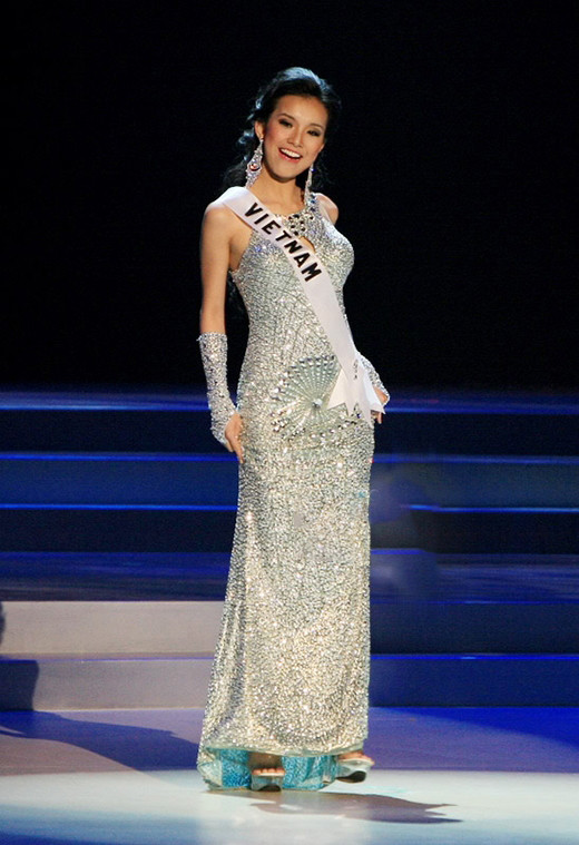 Cùng năm, người đẹp sinh năm 1987 đại diện Việt Nam thi Miss Universe trên sân nhà. Thùy Lâm sở hữu gương mặt thuần Á Đông, chiều cao 1,7 m và số đo 3 vòng 85-62-89 ở thời điểm thi. Nhờ vào sự tự tin và phong độ ổn định qua từng vòng, cô lọt top 15 chung cuộc. Nhưng có ý kiến cho rằng vì tổ chức ở Việt Nam nên Thùy Lâm phần nào được ưu ái.