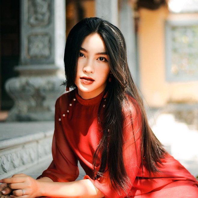 Sau khi tốt nghiệp, nữ sinh quê Hà Tĩnh muốn chuyển hướng sang học diễn xuất. Cô chia sẻ mình sẵn sàng thử sức với các cuộc thi nhan sắc nếu có cơ hội.