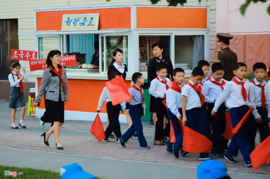 Bia, nuoc cam Viet Nam trong cua hang o Trieu Tien