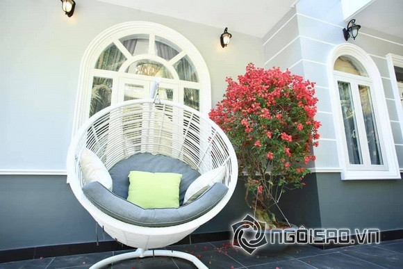 Ngắm căn biệt thự trắng hoa lệ của diễn viên Đoàn Minh Tài tại quê nhà Bến Tre vừa được khánh thành khiến bạn bè rất ngưỡng mộ: