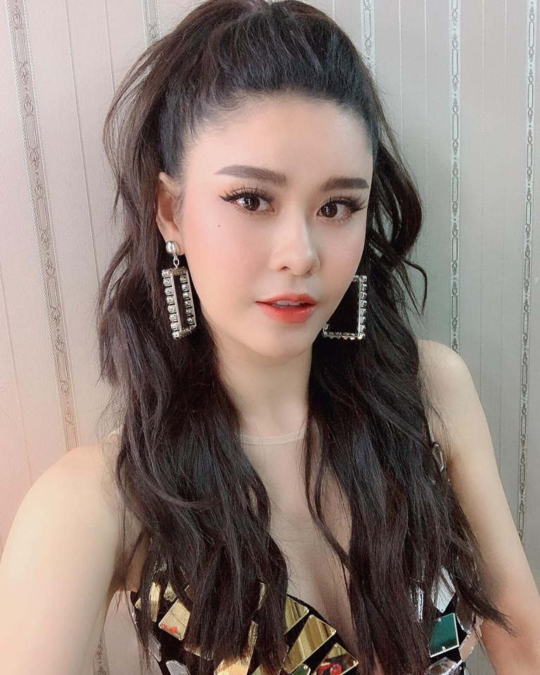  Nhan sắc của Trương Quỳnh Anh khiến người đối diện khó có thể rời mắt.