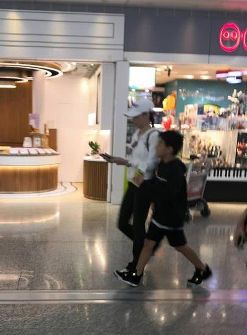 Lo dien ban trai dai gia - bo con trai thu 3 cua Truong Ba Chi-Hinh-2