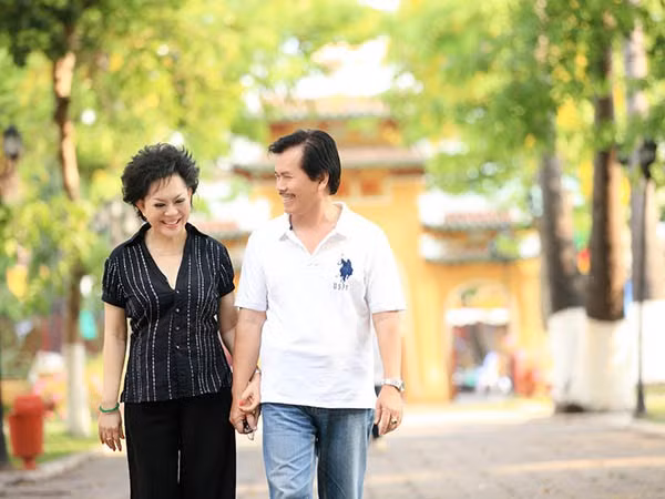 Danh ca Giao Linh: Vien man tuoi xe chieu ben chong va con rieng