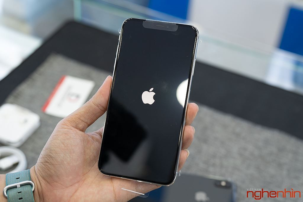 Dien thoai tam trung: Con at chu bai cua cac hang cong nghe-Hinh-2