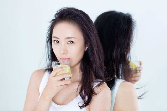 Tac dung cua viec thuong xuyen uong nuoc chanh