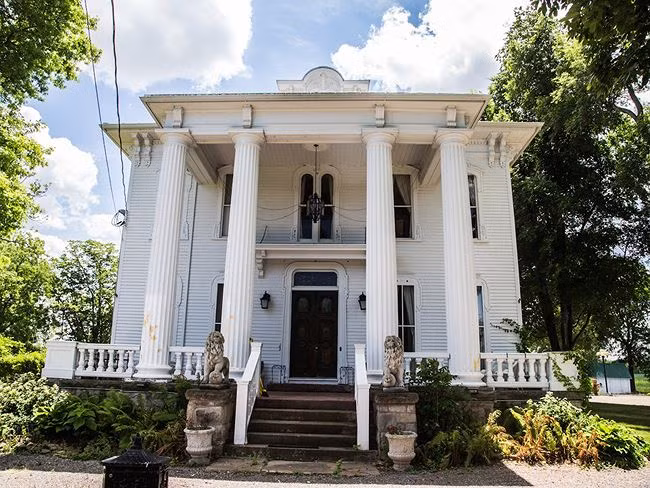 Mặc dù đã cải tạo căn nhà theo ý mình, nhưng ông Tony vẫn nhất quyết rao bán tài sản này.