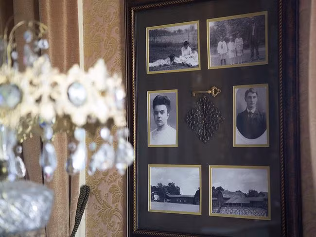 Có lẽ chính vì lí do này nên đến nay, mặc dù đã giảm giá xuống chỉ còn 500.000 USD (~11,6 tỷ đồng), vẫn không một ai dám “bén mảng” đến xem bất động sản này.