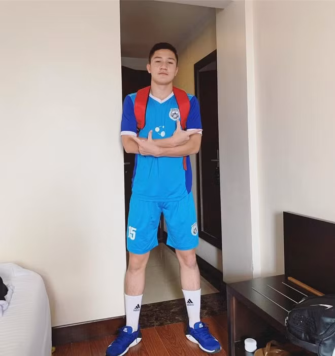 Mùa giải 2019, Duy Kiên cùng 4 cầu thủ khác cùng sinh năm 2000 của lò đào tạo HAGL được Phố Hiến FC (Hưng Yên) mượn. Đây là cơ hội để các cầu thủ trẻ của đội bóng phố Núi rèn luyện trước khi được gọi về cống hiến cho đội 1.