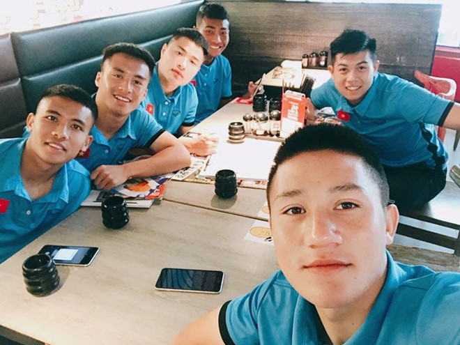 Năm 2018, Duy Kiên từng được gọi lên đội tuyển U19 quốc gia để tham dự VCK U19 châu Á. Anh cũng góp mặt trong đội hình của U17 HAGL - Arsenal JMG tham dự giải U19 Quốc tế 2017.