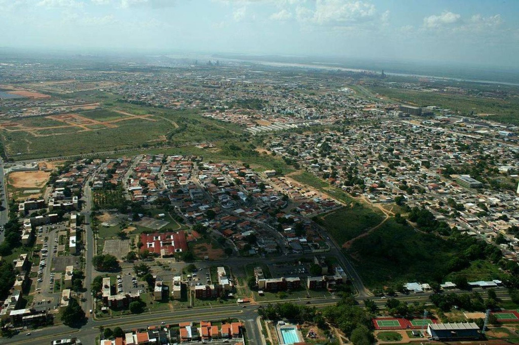 Ciudad Guayana, Venezuela: Ciudad Guayana là thành phố cảng ở bang Bolívar, Venezuela. Du khách nên cẩn thận hơn khi đi đến thành phố này bởi tỷ lệ trộm cắp ở nơi công cộng khá cao. Tất cả vấn nạn bạo lực đã biến thành phố trở thành một trong những nơi nguy hiểm nhất thế giới với tỷ lệ giết người là 80,28/100.000 (tức cứ 100.000 người, có khoảng 81 nạn nhân bị giết).
