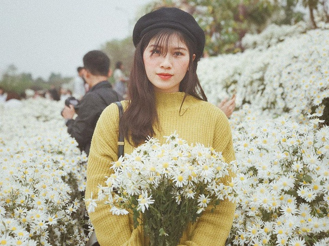 Cẩm Lành sinh ra trong gia đình có truyền thống thể thao khi cha cô là một cầu thủ bóng đá. Từ nhỏ, 9X đã mơ ước trở thành vận động viên chuyên nghiệp. Trước khi gây ấn tượng tại các giải đấu lớn, Cẩm Lành có hơn 7 năm luyện tập chăm chỉ tại các lò đào tạo trẻ.