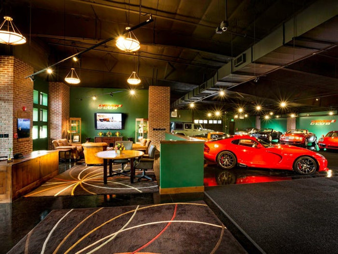 John Hendricks cũng rao bán bộ sưu tập hơn 50 chiếc xe cổ của mình. Forbes ước tính những chiếc xe này có tổng trị giá hơn 55 triệu USD.