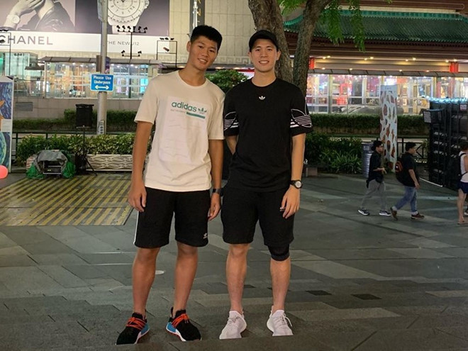 Cách nhau 6 tuổi, anh em Đình Trọng rất thân thiết và thường khoe ảnh chụp chung. Bởi vậy, dân mạng để ý từ đầu năm 2019, em trai Trọng "Ỉn" ngày càng cao lớn, trưởng thành, thậm chí cao hơn cả anh.