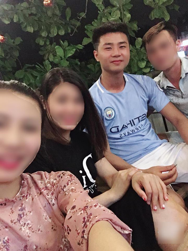 Là gương mặt mới được phát hiện, dân mạng hiện chưa có quá nhiều thông tin về Văn Toản. Anh chàng được khen có gương mặt hiền lành và nụ cười dễ mến. Ảnh: FBNV.