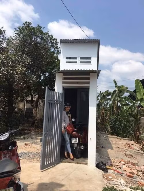 Co gi trong ngoi nha 