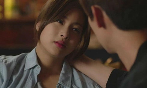 Khong giu duoc minh luc say ruou de roi dang cay khi sinh con