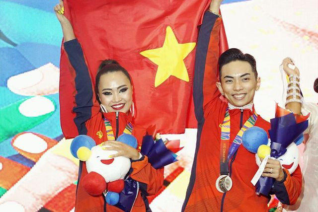 Phan Hien he lo dieu bat ngo sau chien thang tai SEA Games 30