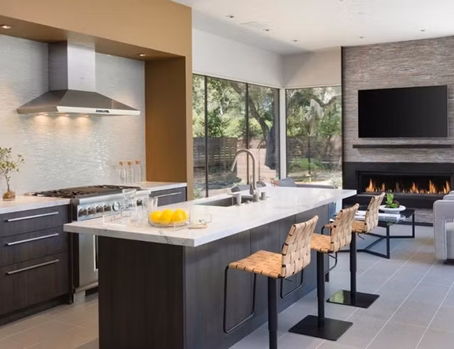 Phòng bếp bài trí đơn giản, tạo thuận tiện trong việc sử dụng.