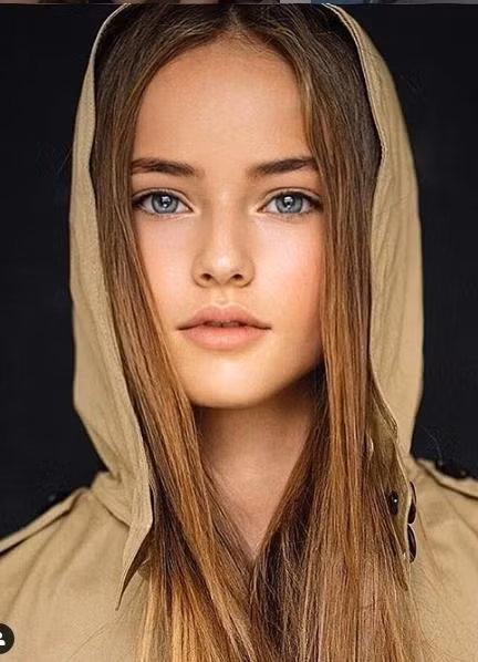 Cô bé sở hữu thân hình cao gầy, giàu tiềm năng trở thành một siêu mẫu. Để con gái phát triển sự nghiệp, gia đình Kristina đã chuyển tới Los Angeles (Mỹ) định cư.