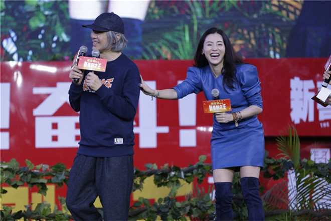 "Khi gặp lại, tôi mừng khi Châu Tinh Trì vẫn như xưa. Anh vẫn là người cẩn thận và yêu cầu cao với công việc. Tôi không ngại khi mình chỉ đảm nhận một vai nhỏ trong phim. Tôi tin rằng Vua hài kịch 2 sẽ tiếp tục thành công như 20 năm trước", cô nói.