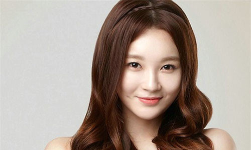 Bat mi bi an ma lum dong tien theo nhan tuong hoc