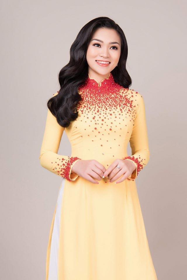 Ngo ngang nhan sac va ngoai hinh nong bong cua 