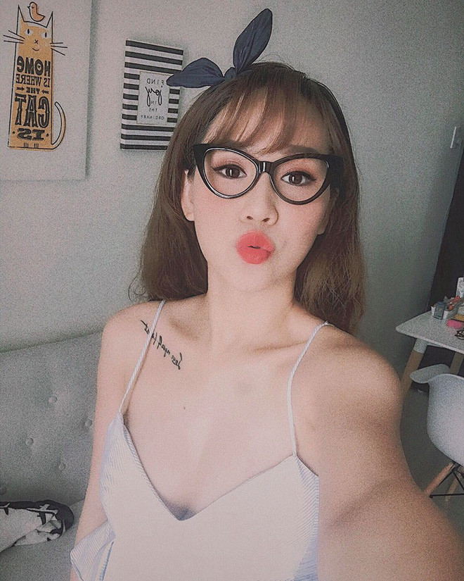 Về lý do cô nghỉ việc, Trúc Mai từng tiết lộ là do gia đình cô mong con gái trở về, ngoài ra còn có vài vấn đề liên quan tới cuộc sống cá nhân. Những điều này khiến nữ MC trăn trở và quyết định dừng công việc ngoài Bắc, quay lại miền Nam sinh sống và làm việc.