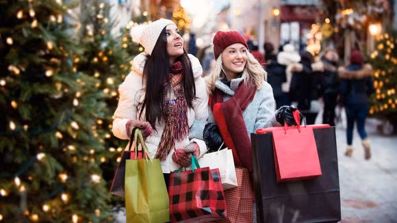 Bạc có thể kiểm tra đánh giá trên các trang web bán lẻ hoặc xem những người kiểm tra sản phẩm chuyên nghiệp đánh giá tại các trang web như PCMag, Wirecutter hay CNET để đưa ra quyết định mua hàng.