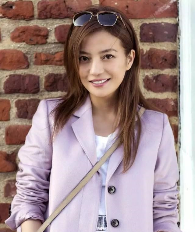 Nhung nu minh tinh Hoa Ngu dieu dung vi be boi tron thue-Hinh-2