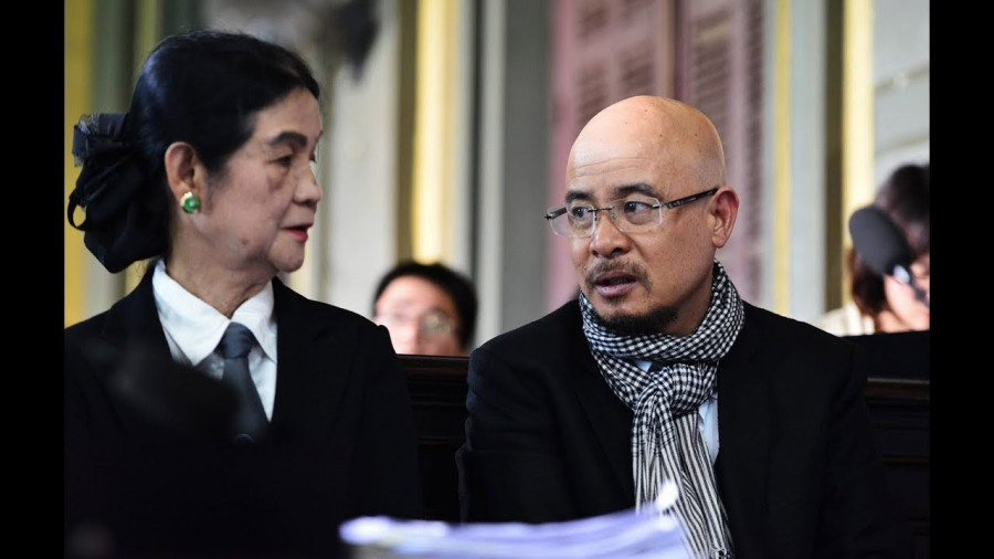 Danh tinh nguoi phu nu bi an luon sat canh 