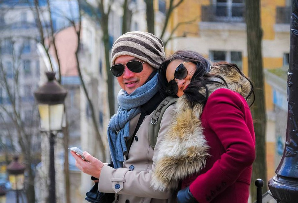 Chuyện tình yêu kéo dài hơn 2 thập kỷ của Quang Minh - Hồng Đào cũng đi đến kết cục chia tay. Thông tin ly hôn được người trong cuộc xác nhận vào ngày 22/7. Trước đó, nghi vấn họ rạn nứt được chia sẻ rầm rộ và khiến khán giả quan tâm bởi cặp nghệ sĩ đã gắn bó, kết hợp ăn ý cả trên sân khấu lẫn ngoài đời suốt hơn 20 năm qua.