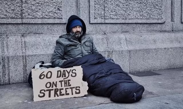 Thu lam an xin trong 2 thang, nguoi dan ong kiem duoc mo tien