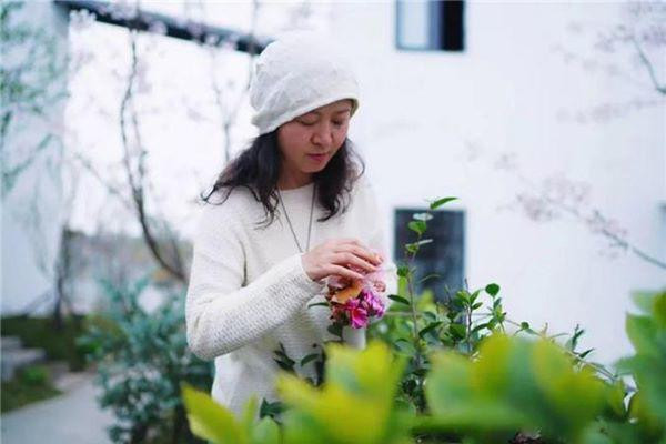 Bo viec ve que trong hoa, nu giam doc khien moi nguoi bat ngo voi thanh qua-Hinh-3