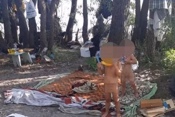 Cha me bo mac con nho ngoai duong de 